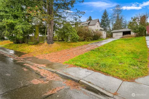 6109 Evergreen Way, Ferndale, WA 98248