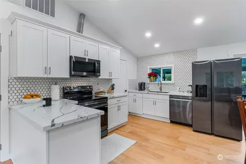 10112 Holly Dr, Everett, WA 98204 photo 7
