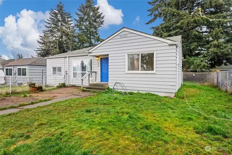 1016 Violet Meadow St S, Parkland, WA 98444