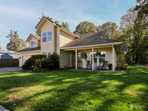 305 Island Aire Dr, Woodland, WA 98674