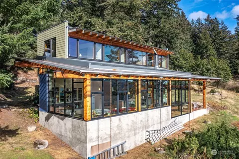 110 Siskin Ln, Eastsound, WA 98245