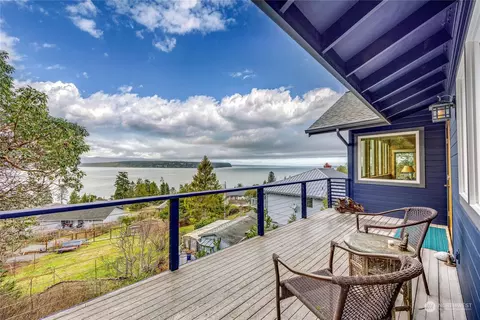 261 Quinault Loop, Port Townsend, WA 98368