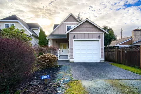 1002 Greenleaf Ave, Burlington, WA 98233