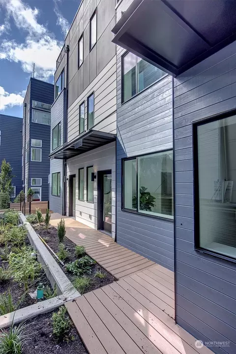 1419 19th Ave #A, Seattle, WA 98122