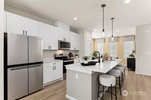 Kitchen - 19524 16th Ave SE #A6, Bothell, WA 98012 photo 9 of 10
