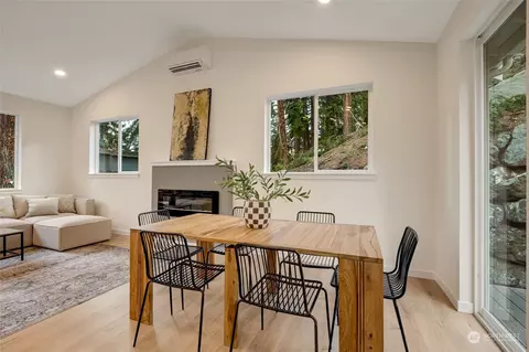 Dining - 4400 Crescent #A, Everett, WA 98203 photo 3 of 3