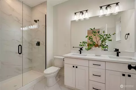 Bath - 4400 Crescent #A, Everett, WA 98203 photo 1 of 3