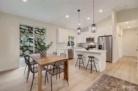 Dining - 4400 Crescent #A, Everett, WA 98203 photo 1 of 3