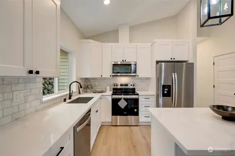 Kitchen - 4400 Crescent #A, Everett, WA 98203 photo 3 of 3