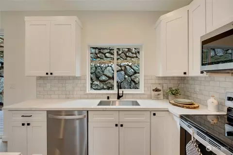 Kitchen - 4400 Crescent #A, Everett, WA 98203 photo 2 of 3