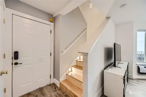 Entry Way - 10 E Casino Rd #13, Everett, WA 98208 photo 1 of 2