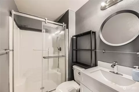 Bath - 10 E Casino Rd #13, Everett, WA 98208 photo 1 of 4