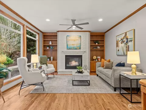 Living - 2901 214th St SE, Bothell, WA 98021 photo 3 of 4