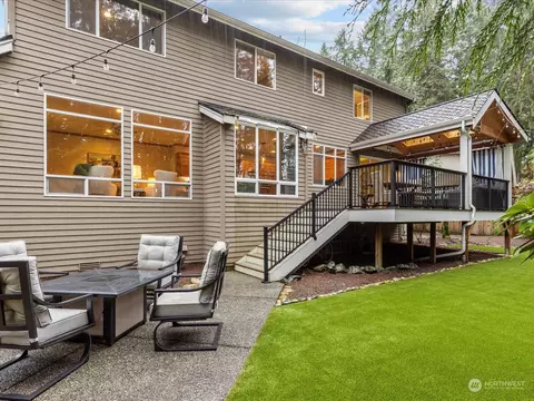 Exterior - 2901 214th St SE, Bothell, WA 98021 photo 6 of 8