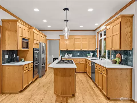 Kitchen - 2901 214th St SE, Bothell, WA 98021 photo 2 of 4