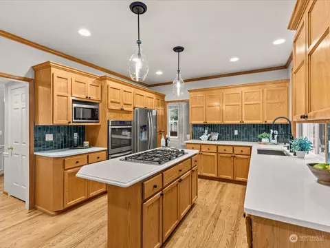 Kitchen - 2901 214th St SE, Bothell, WA 98021 photo 4 of 4