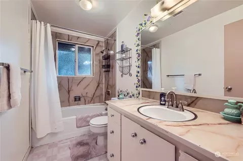 Bath - 3002 120th Pl SE, Everett, WA 98208 photo 2 of 2