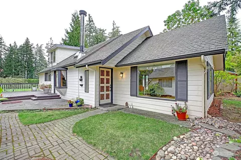 391 E Cambrae Dr, Camano Island, WA 98282