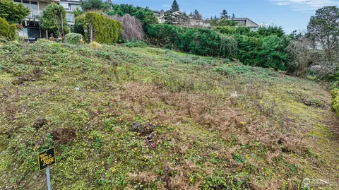 13717 Somerset Blvd SE, Bellevue, WA 98006