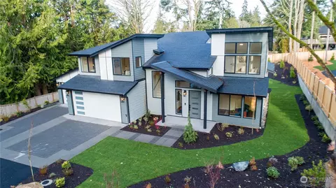 8823 194th St SW, Edmonds, WA 98026