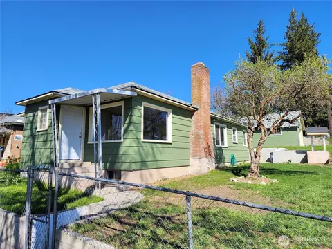 802 Logan St, Davenport, WA 99122