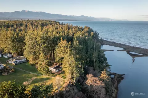 722 W Anderson Rd, Sequim, WA 98382