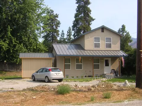 8784 School St, Dryden, WA 98821