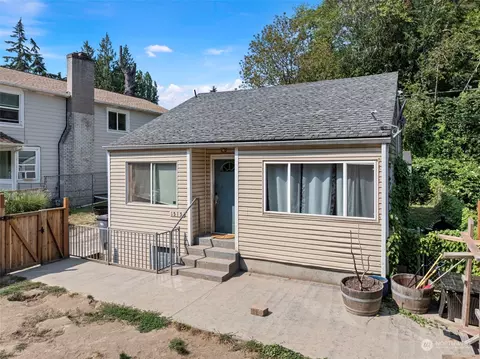 1515 Morgan Rd NW, Bremerton, WA 98312