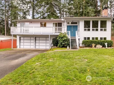 741 SW 10th Ct, Oak Harbor, WA 98277