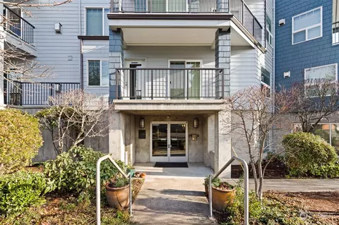 22226 6th Ave S #302, Des Moines, WA 98198