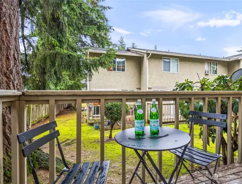 22217 76th Ave W #B1, Edmonds, WA 98026