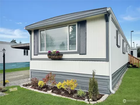 911 205th St E #26, Spanaway, WA 98387