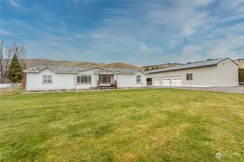 1752 Lower Monitor Rd, Wenatchee, WA 98801