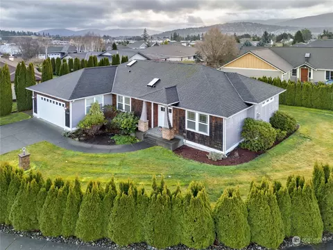 1040 N Lindsay Ln, Sequim, WA 98382