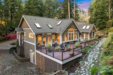 3 Loganberry Ln, Bellingham, WA 98229