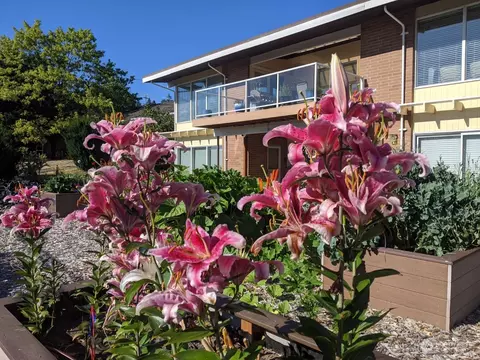 12292 Shorewood Dr SW, Burien, WA 98146