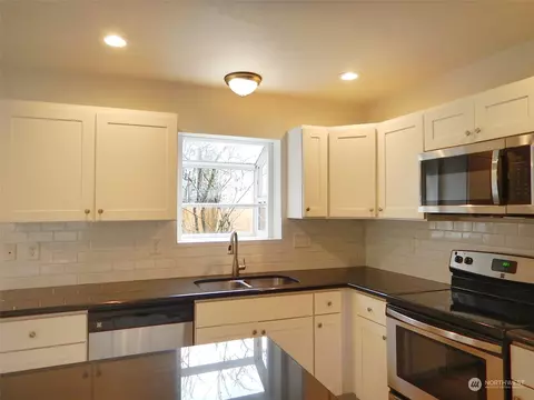 3831 Grand Ave, Everett, WA 98201 photo 4