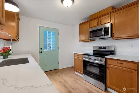Kitchen - 212 170th St E, Spanaway, WA 98387 photo 1 of 3