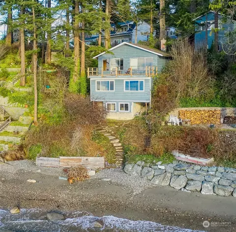395 W Bluff Rd, Point Roberts, WA 98281