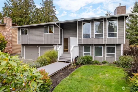 716 N 18th Pl, Mount Vernon, WA 98273