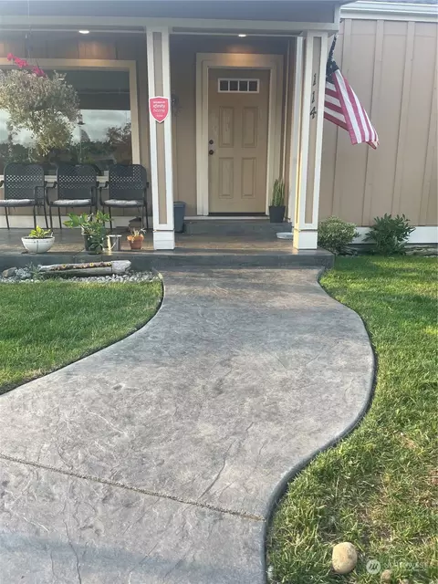 114 E Main, Elma, WA 98541 photo 3