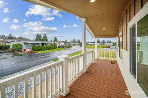 943 Pine Dr, Enumclaw, WA 98022 photo 5