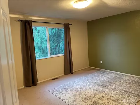 Bedroom - 2226 169th Pl SE, Bothell, WA 98012 photo 2 of 4