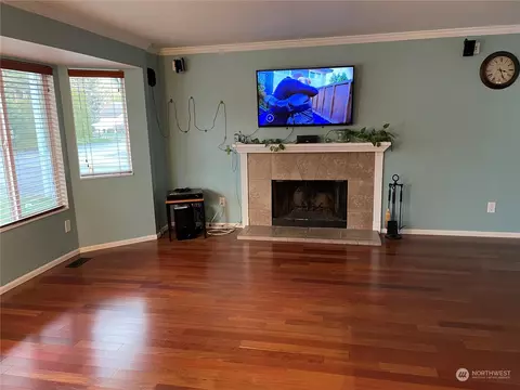 Living - 2226 169th Pl SE, Bothell, WA 98012 photo 1 of 4