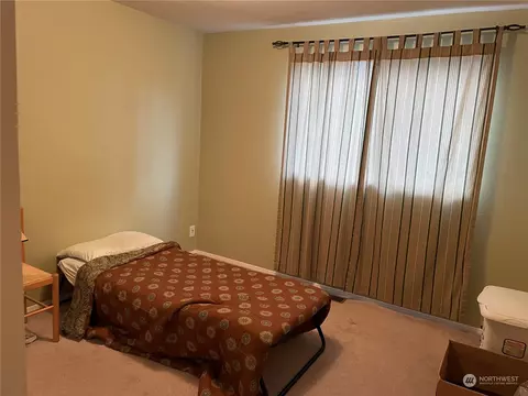 Bedroom - 2226 169th Pl SE, Bothell, WA 98012 photo 1 of 4