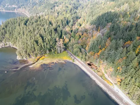 2190 Chuckanut Dr, Bellingham, WA 98232