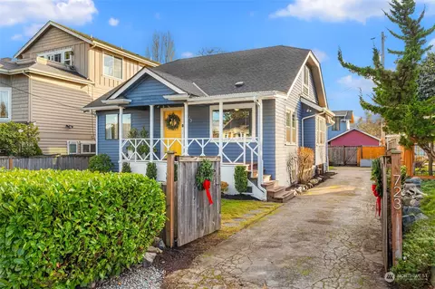 723 N 102nd St, Seattle, WA 98133