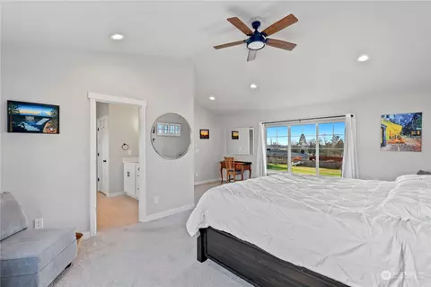 Bedroom - 1043 Boyle St, Enumclaw, WA 98022 photo 1 of 4