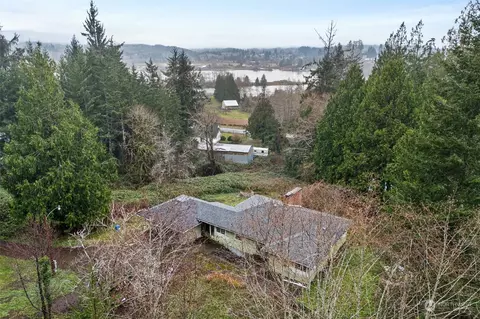 15 Hammond Rd, Raymond, WA 98577