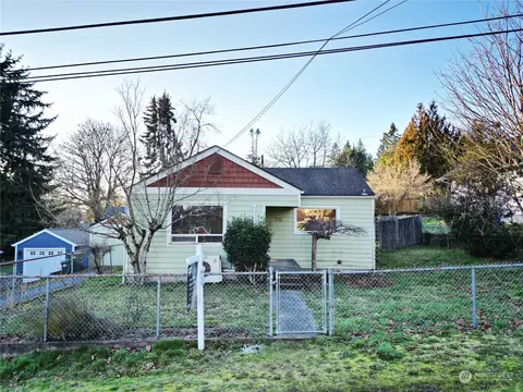 715 3rd Ave SW, Tumwater, WA 98512